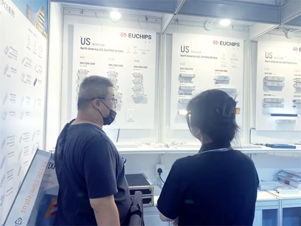 展會(huì)回顧 | 歐切斯驚艷亮相香港國(guó)際秋季燈飾展，引領(lǐng)智能調(diào)光新潮流