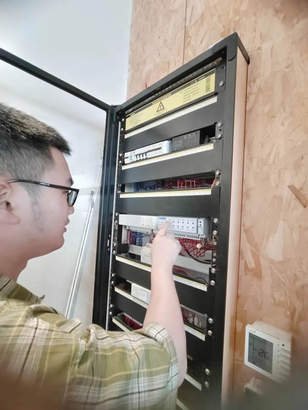 世聰智能 × 人物訪談 | 高級工程師張奇：我變強了，但我沒有變禿！