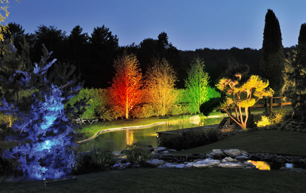 智能家居又一網紅新品：旭日東方SOLARAXY太陽能聯排射燈