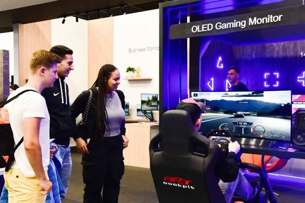 透過科技，看長虹智能家居如何“用新出?！?？_3