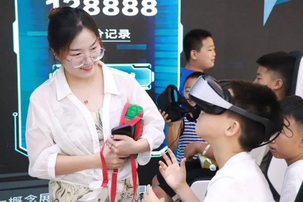 科普研學，走進文達通智能家居的數字城市展館_3