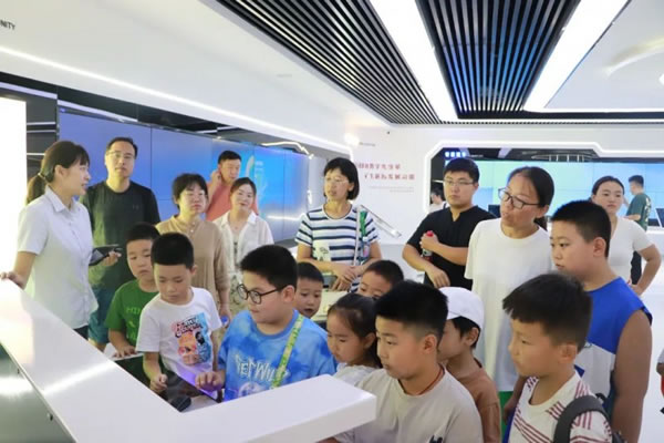 科普研學，走進文達通智能家居的數字城市展館_4