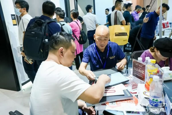 王力打造入戶門風向標驚艷全場，載譽收官！_5